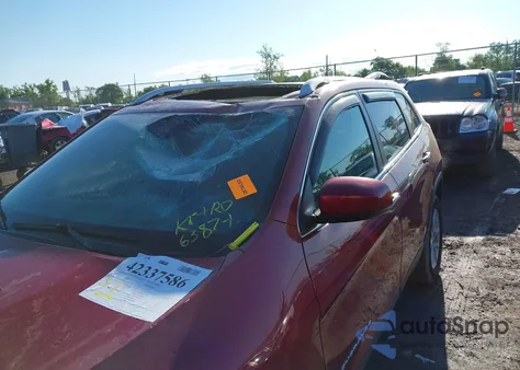 2017 Jeep Cherokee Latitude 4X4 z USA, uszkodzony, nr VIN 1C4PJMCS0HW563302